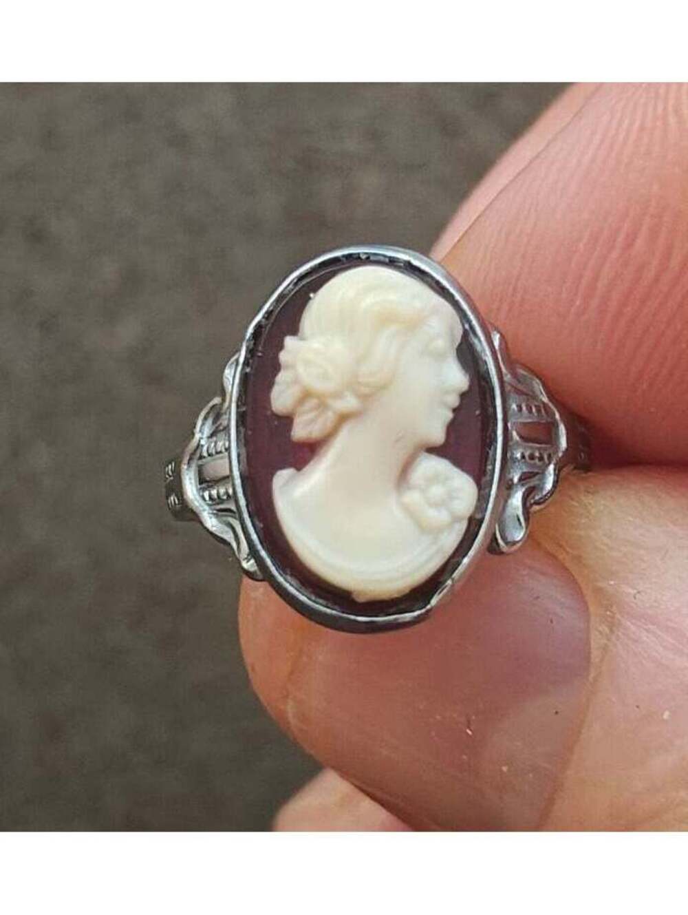 1930s/40s Signed UNCAS Silver Tone Art Deco Style Cameo Ring.
